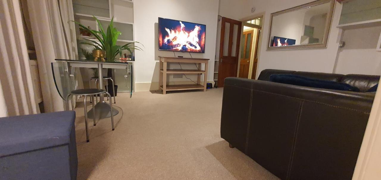 Walk To London Bridge En Suite Apartment With Kitchen Exterior foto